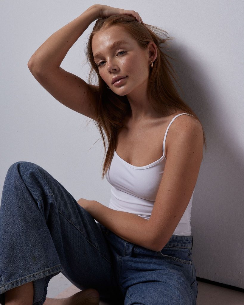 Layla Kelly, folio image 23